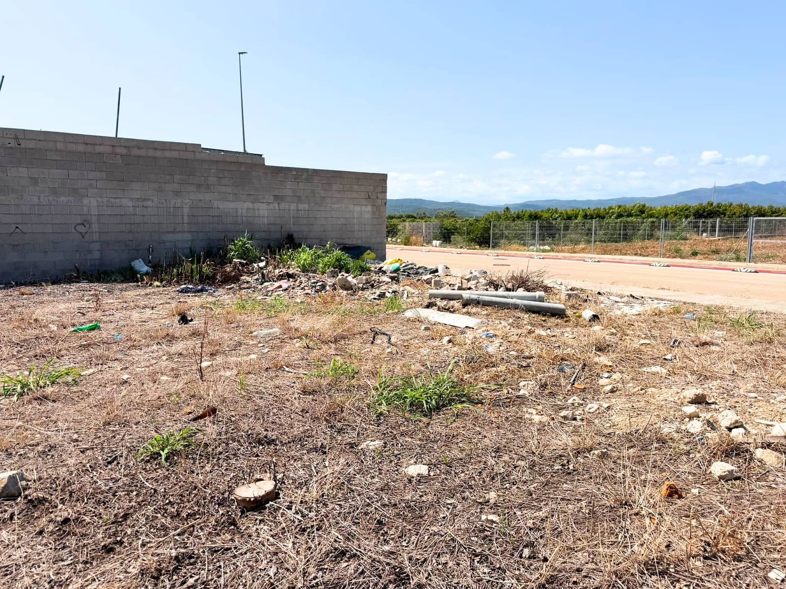 Ubebygd land til salgs i Valencia by - € 130 000 (Ref: 9988558)