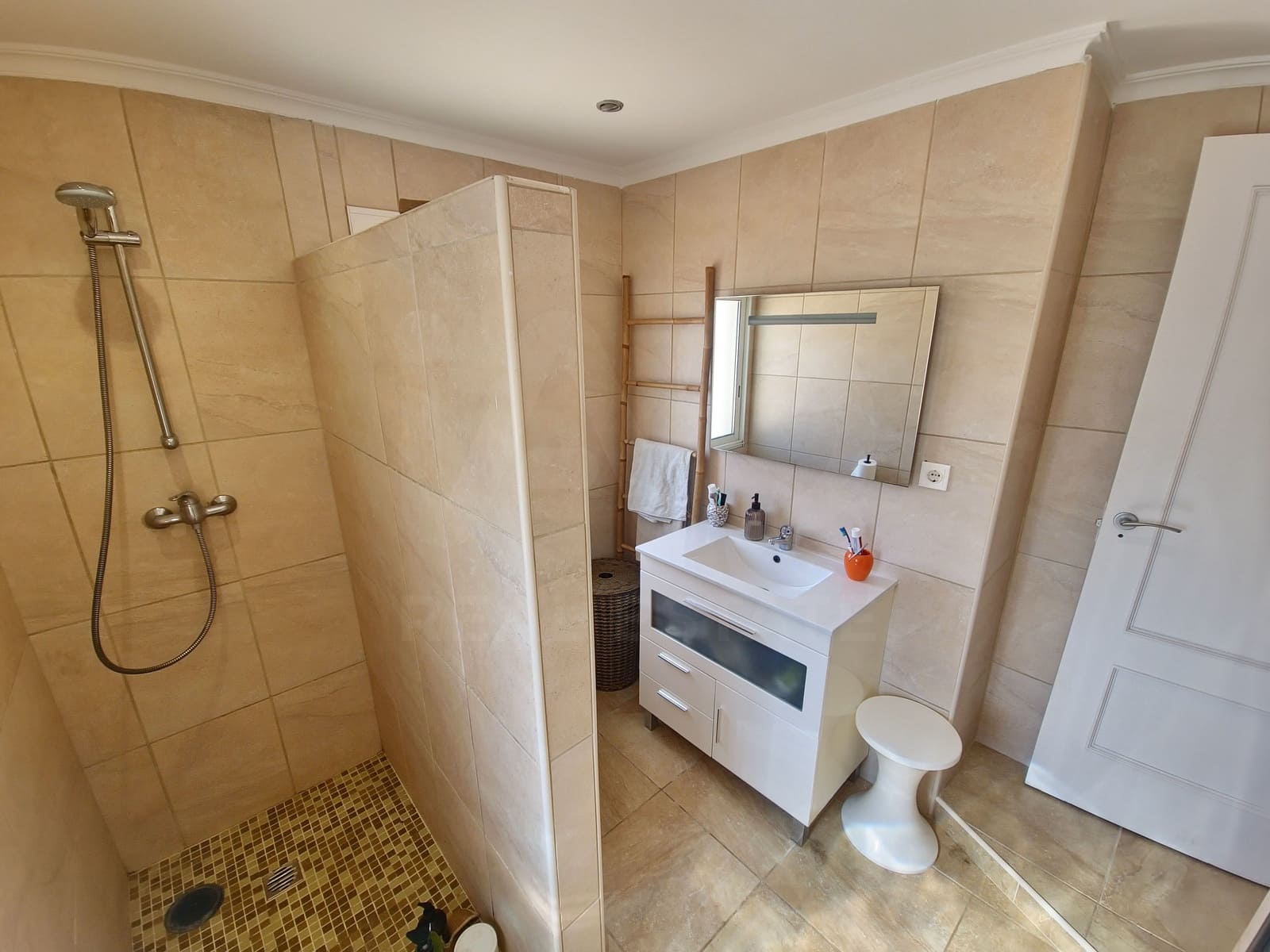 5 soverom Hus til salgs i Alicante by med svømmebasseng - € 474 900 (Ref: 9988560)