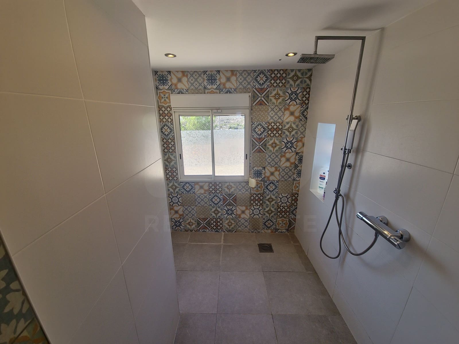 5 soverom Hus til salgs i Alicante by med svømmebasseng - € 474 900 (Ref: 9988560)