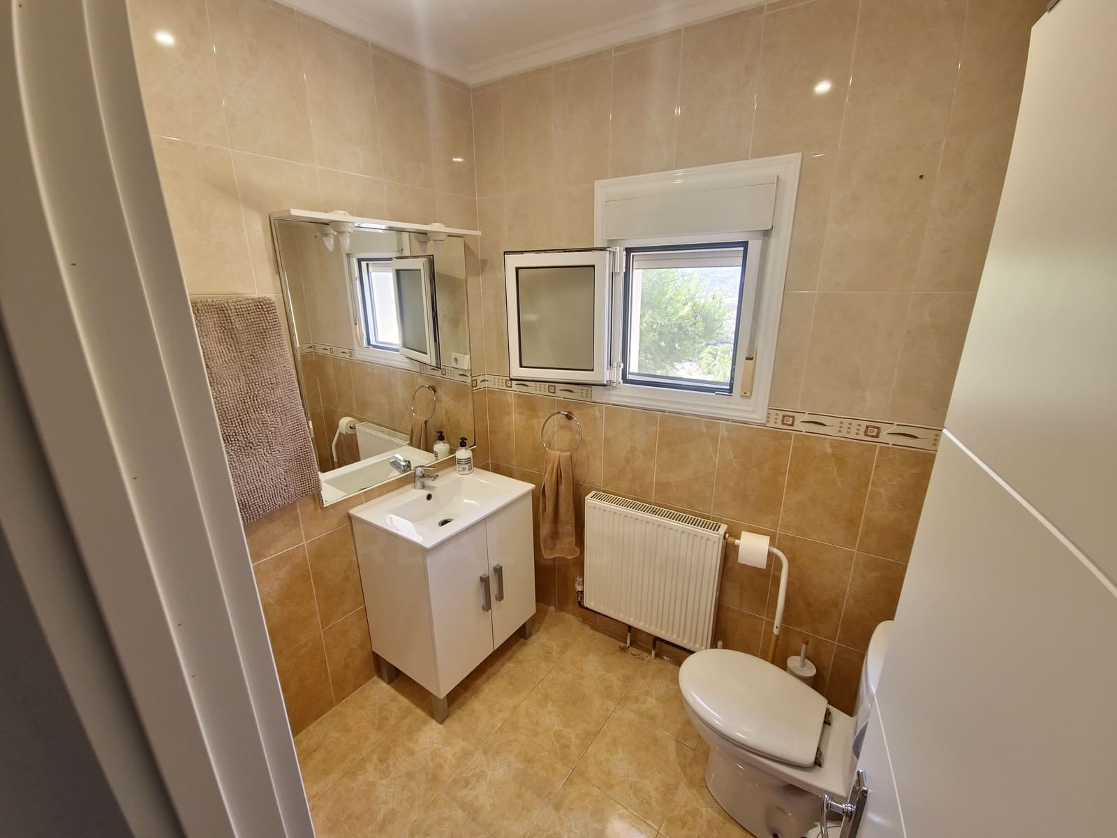 5 soverom Hus til salgs i Alicante by med svømmebasseng - € 474 900 (Ref: 9988560)