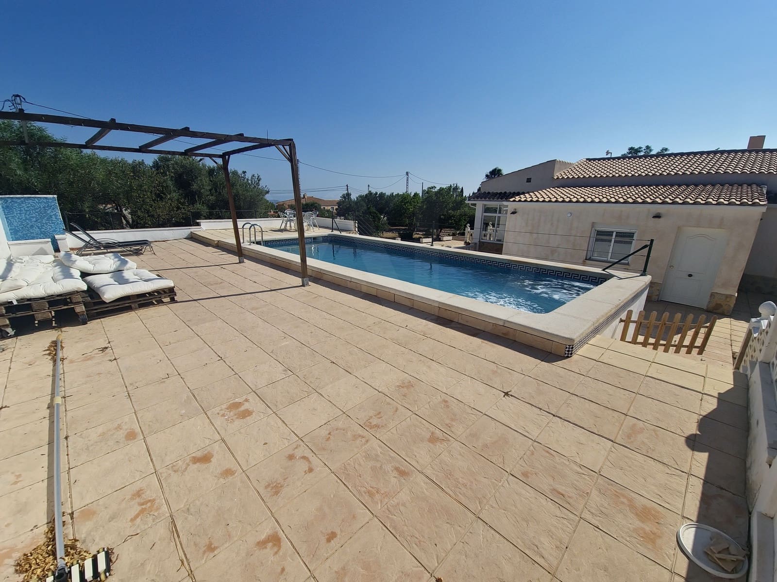 5 soverom Hus til salgs i Alicante by med svømmebasseng - € 474 900 (Ref: 9988560)
