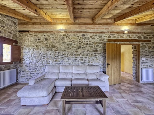 3 quarto Quinta/Casa Rural para venda em Teruel cidade com garagem - 630 000 € (Ref: 9988561)