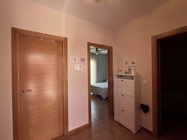 3 soverom Rekkehus til salgs i Huelva by med svømmebasseng - € 185 000 (Ref: 9988562)
