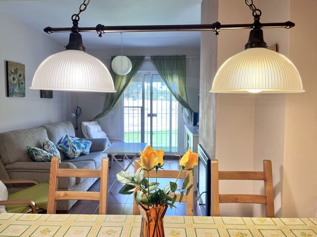 3 soverom Rekkehus til salgs i Huelva by med svømmebasseng - € 185 000 (Ref: 9988562)