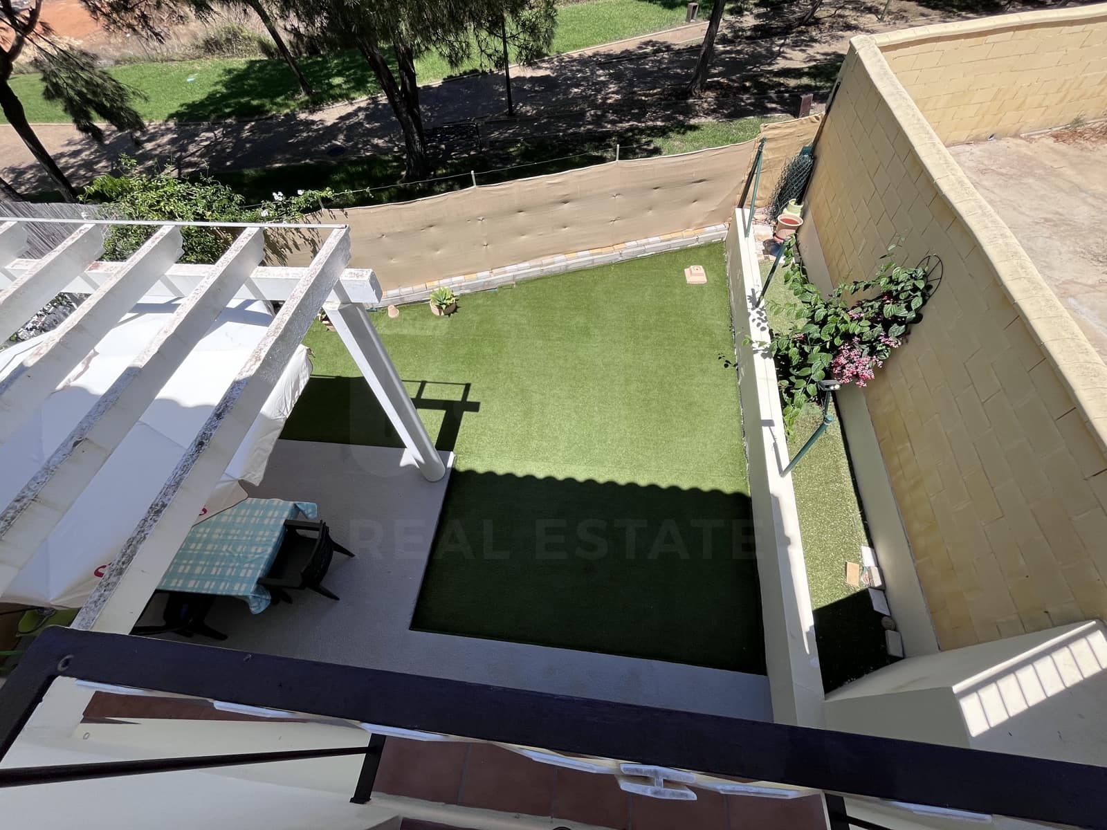 3 soverom Rekkehus til salgs i Huelva by med svømmebasseng - € 185 000 (Ref: 9988562)