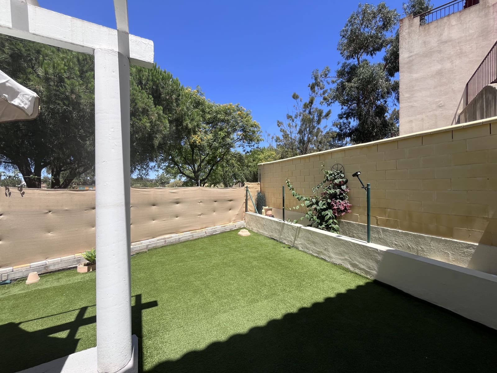 3 soverom Rekkehus til salgs i Huelva by med svømmebasseng - € 185 000 (Ref: 9988562)