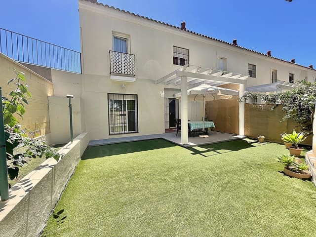 3 soverom Rekkehus til salgs i Huelva by med svømmebasseng - € 185 000 (Ref: 9988562)