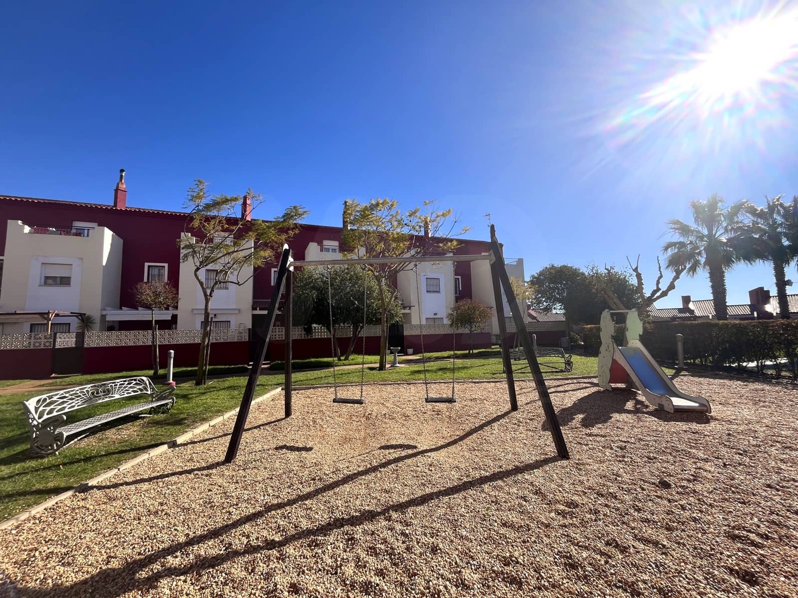 3 soverom Rekkehus til salgs i Huelva by med svømmebasseng - € 185 000 (Ref: 9988562)