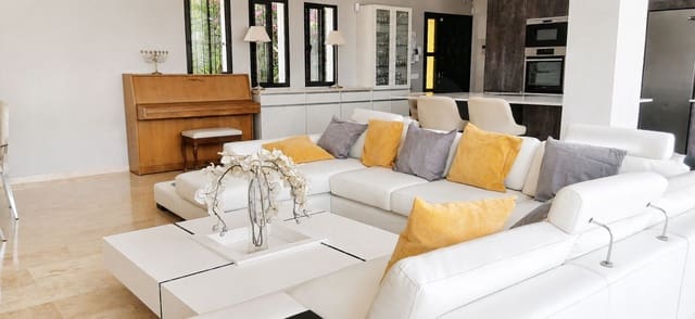 7 soveværelse Byhus til salg i El Faro de Calaburra - Chaparral, Mijas med swimmingpool garage - € 1.350.000 (Ref: 9988567)