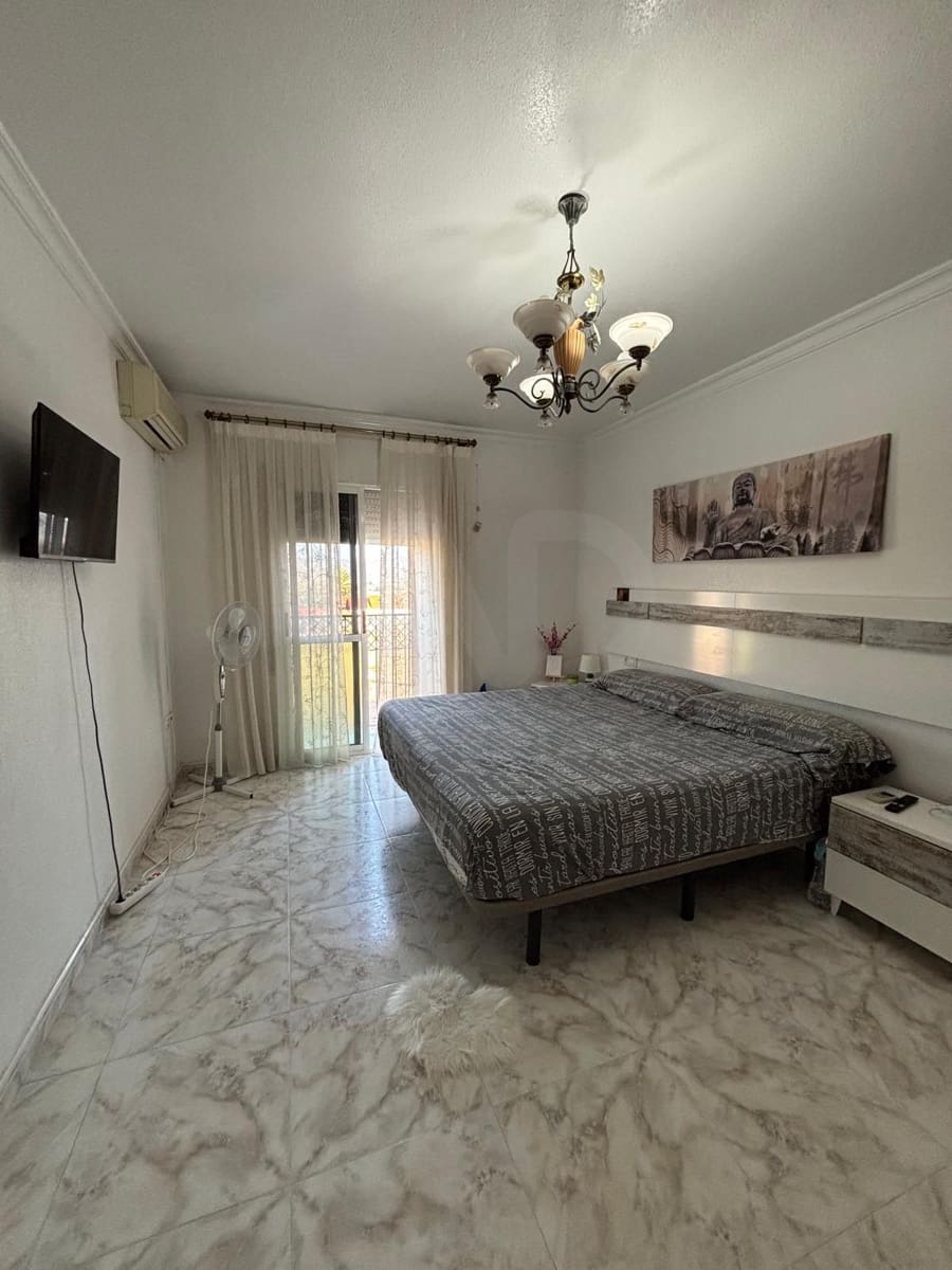 4 slaapkamer Rijtjeshuis te koop in La Hoya - € 210.000 (Ref: 9988573)