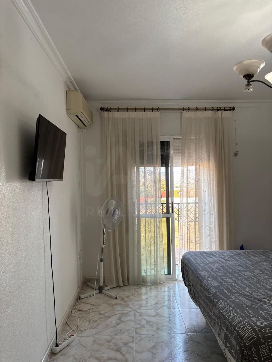 4 slaapkamer Rijtjeshuis te koop in La Hoya - € 210.000 (Ref: 9988573)