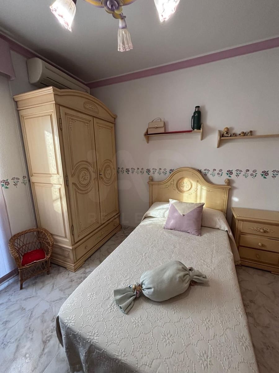 4 slaapkamer Rijtjeshuis te koop in La Hoya - € 210.000 (Ref: 9988573)
