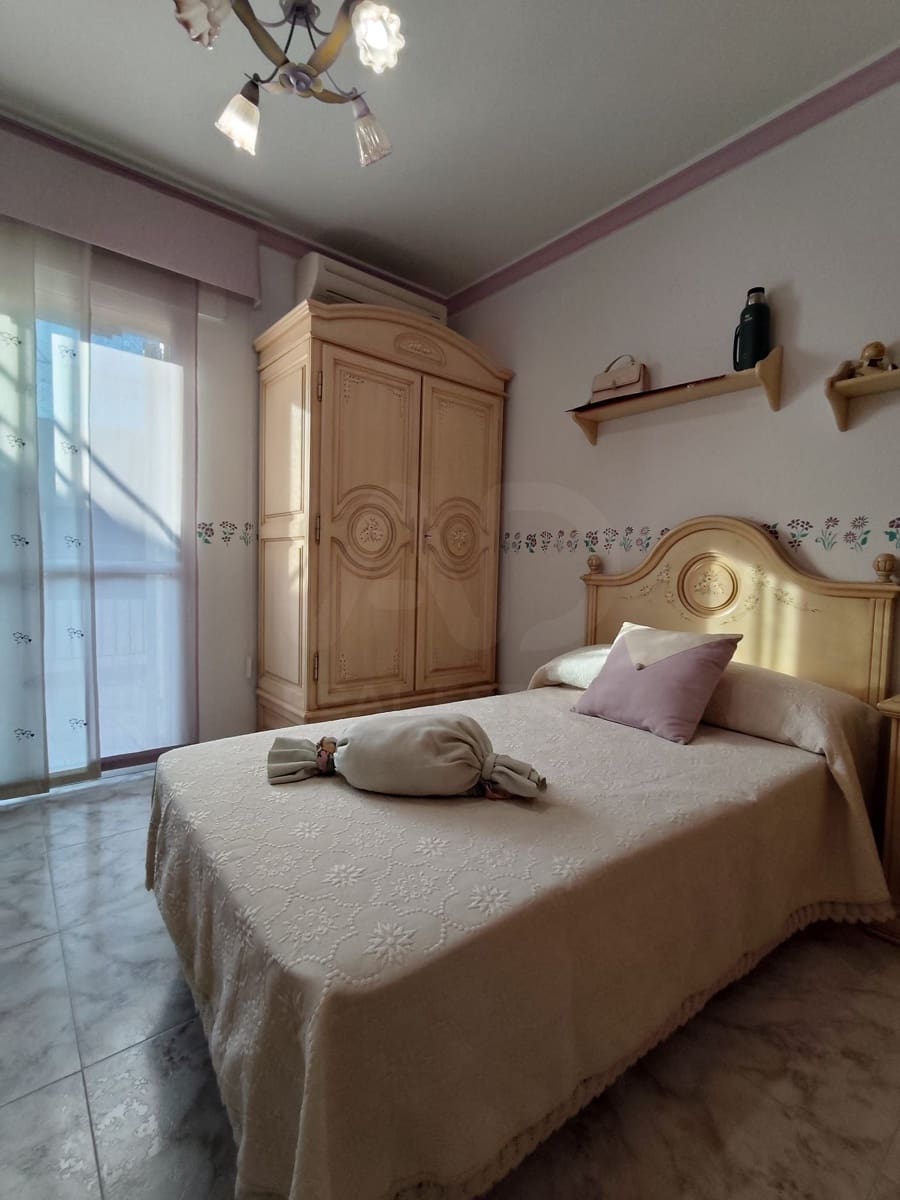 4 slaapkamer Rijtjeshuis te koop in La Hoya - € 210.000 (Ref: 9988573)