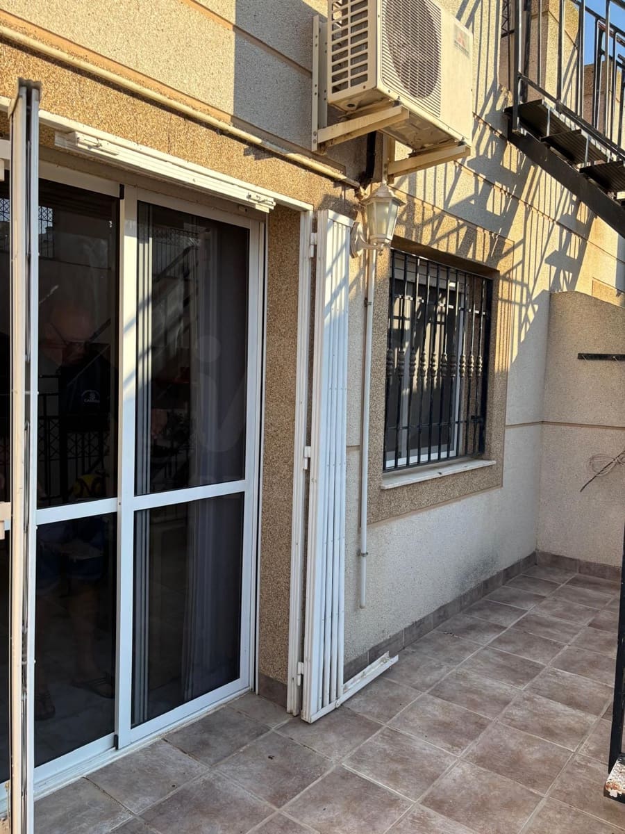 4 slaapkamer Rijtjeshuis te koop in La Hoya - € 210.000 (Ref: 9988573)