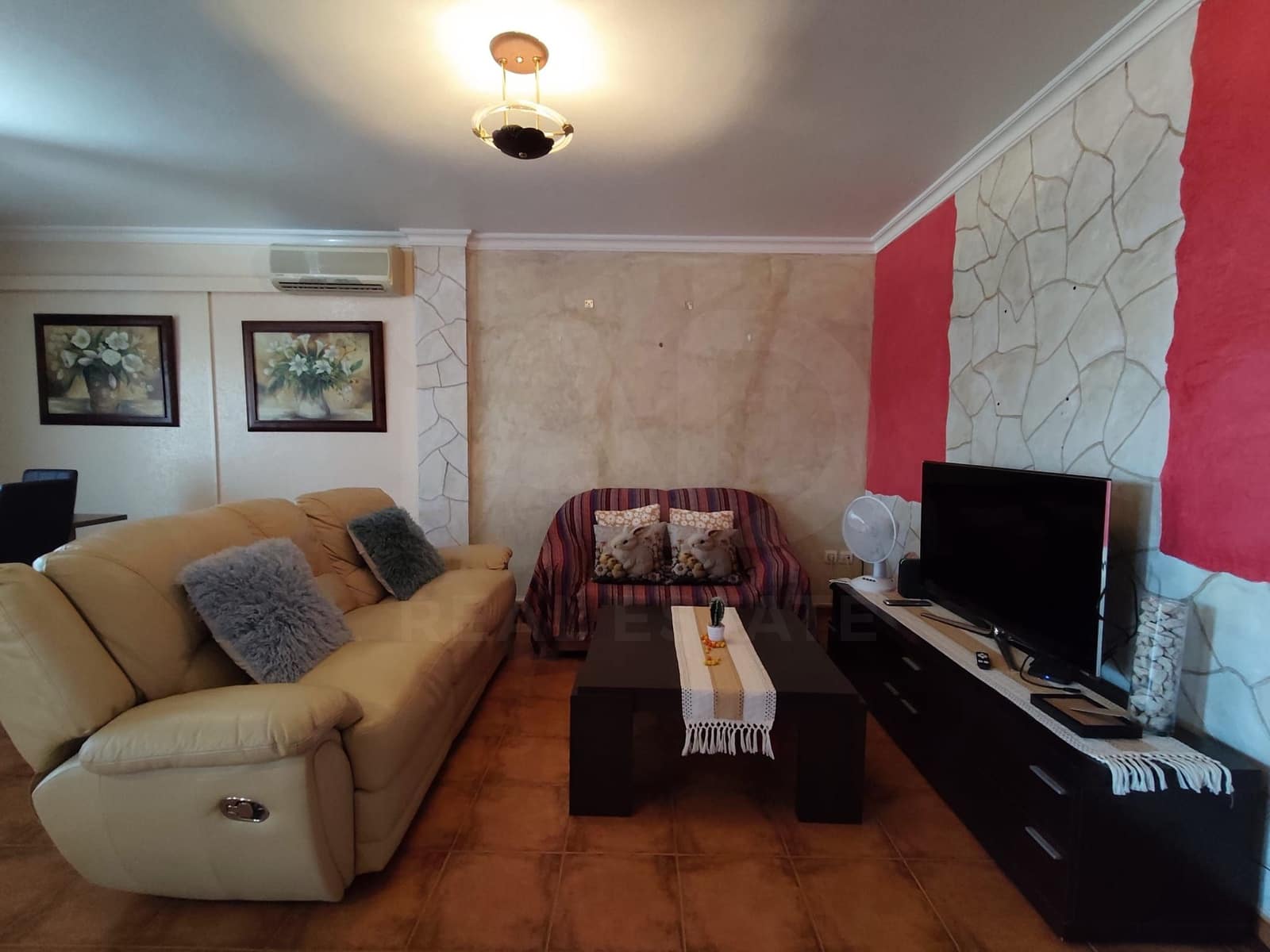 4 slaapkamer Rijtjeshuis te koop in La Hoya - € 210.000 (Ref: 9988573)