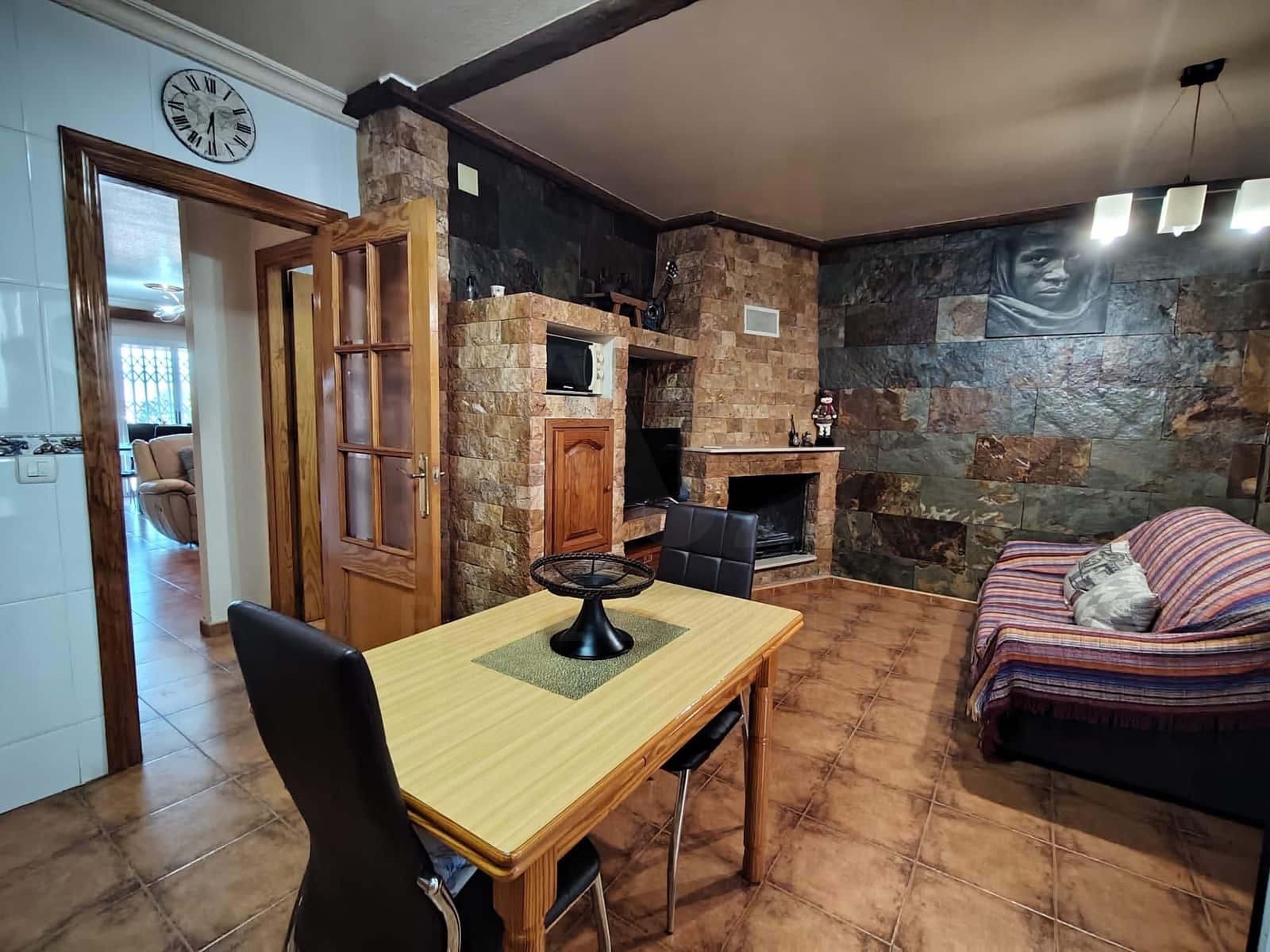 4 slaapkamer Rijtjeshuis te koop in La Hoya - € 210.000 (Ref: 9988573)