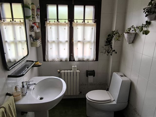 Chalet de 5 habitaciones en Pontedeume en venta con piscina garaje - 525.000 € (Ref: 9988580)