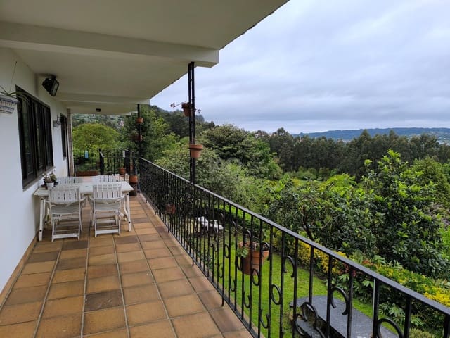 Chalet de 5 habitaciones en Pontedeume en venta con piscina garaje - 525.000 € (Ref: 9988580)