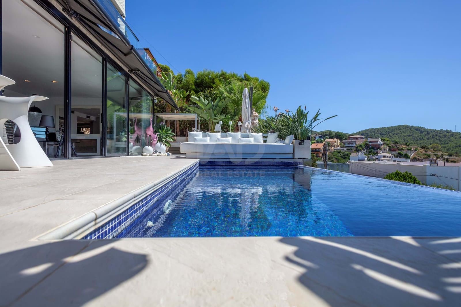 4 bedroom Townhouse for sale in Sitges with pool garage - € 1,320,000 (Ref: 9988583)