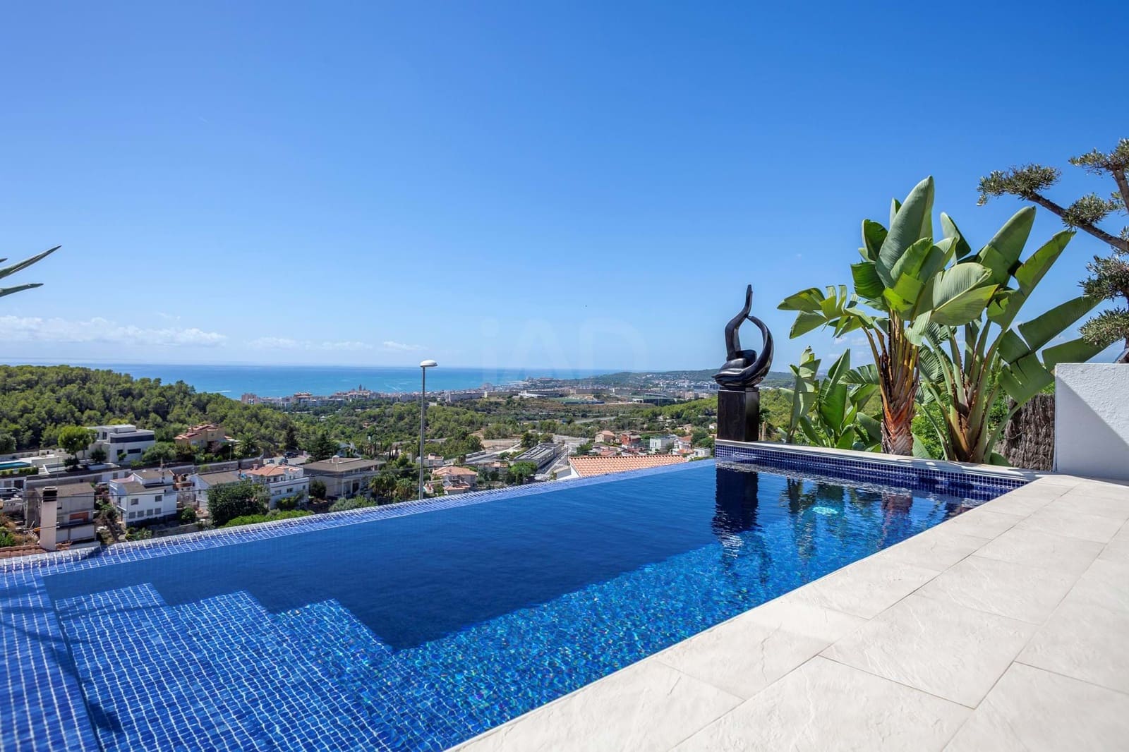 4 bedroom Townhouse for sale in Sitges with pool garage - € 1,320,000 (Ref: 9988583)