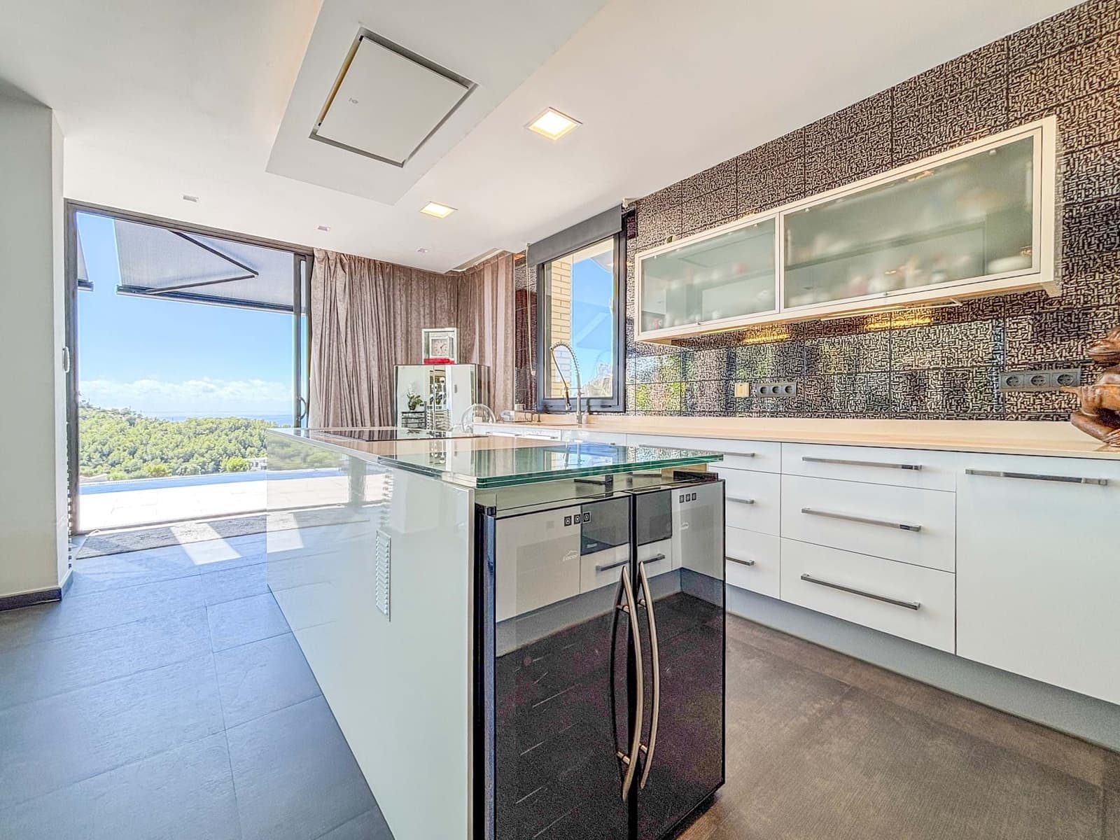 4 bedroom Townhouse for sale in Sitges with pool garage - € 1,320,000 (Ref: 9988583)