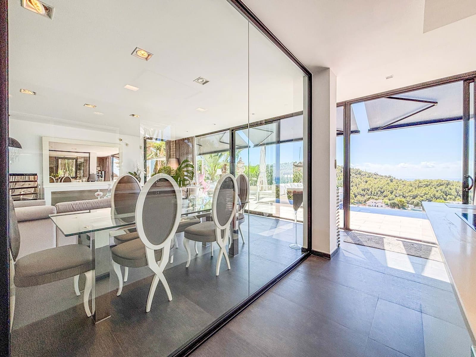 4 bedroom Townhouse for sale in Sitges with pool garage - € 1,320,000 (Ref: 9988583)