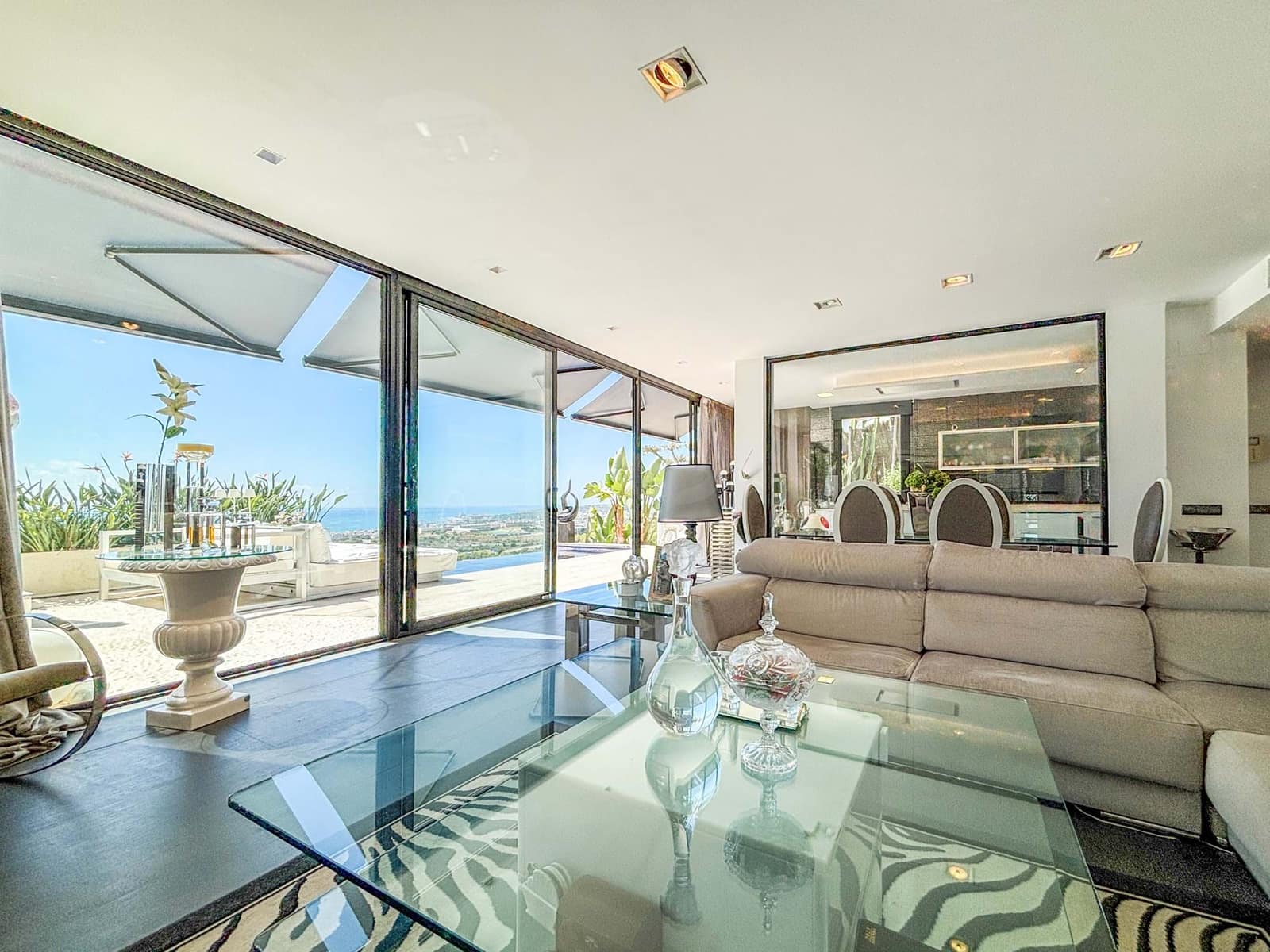 4 bedroom Townhouse for sale in Sitges with pool garage - € 1,320,000 (Ref: 9988583)