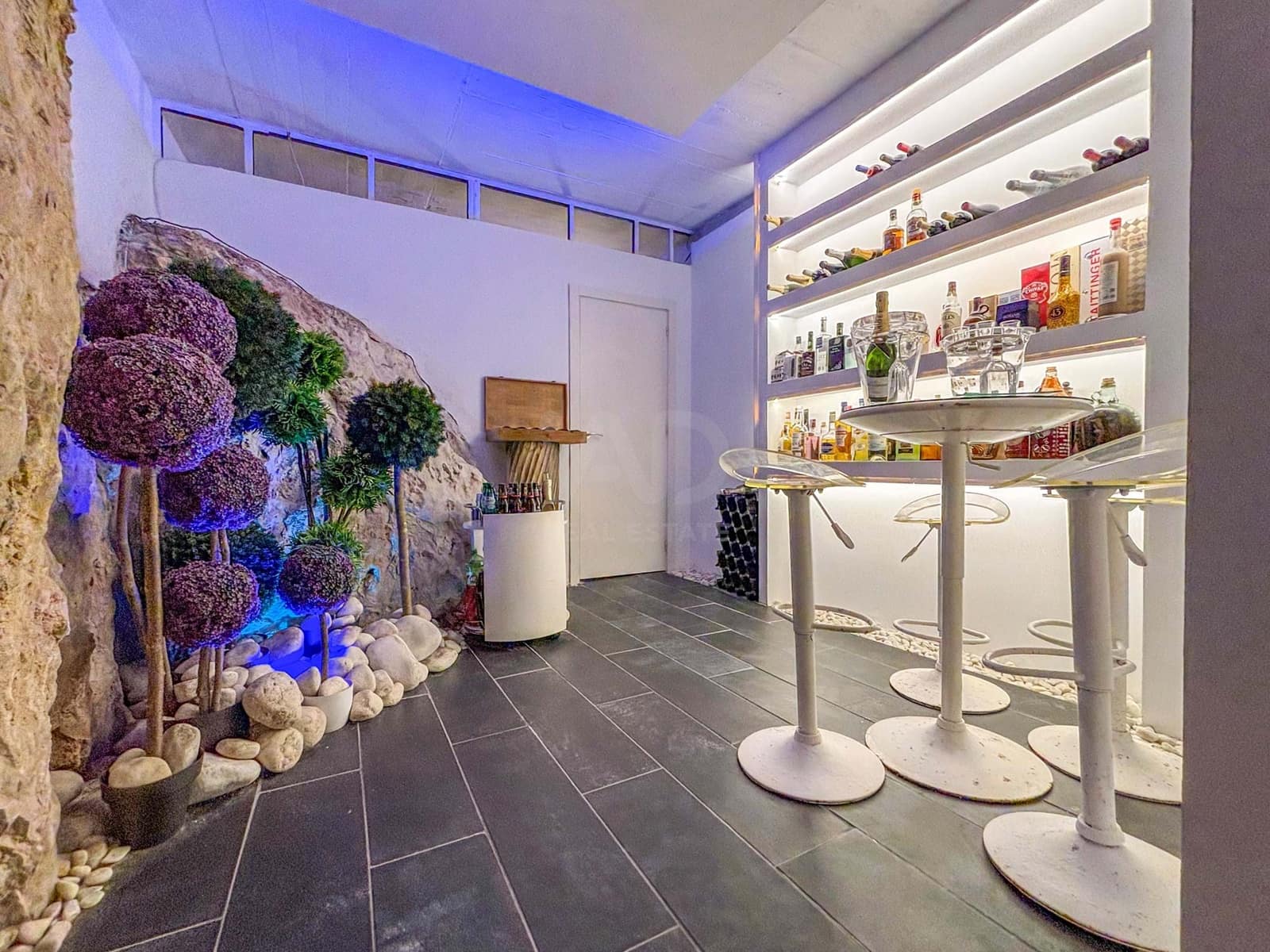 4 bedroom Townhouse for sale in Sitges with pool garage - € 1,320,000 (Ref: 9988583)