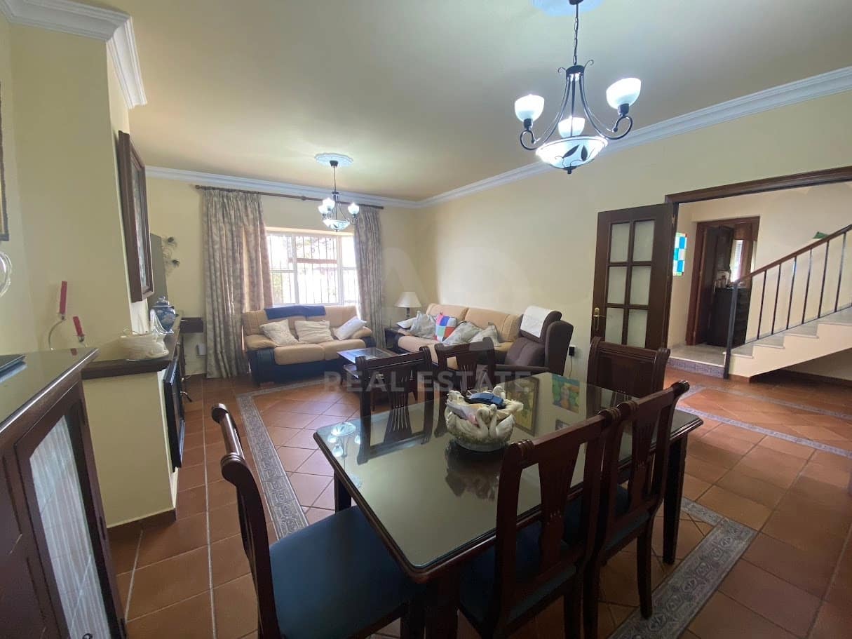 5 sypialnia Willa na sprzedaż w Miasto Kadyks z basenem - 558 000 € (Ref: 9988584)