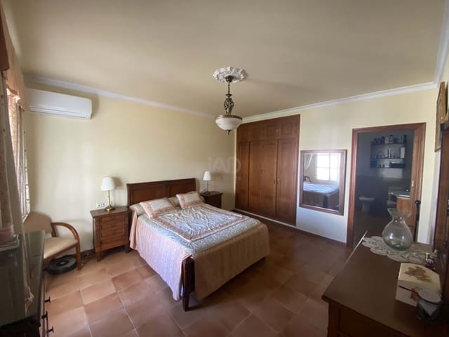 Chalet de 5 habitaciones en Cádiz ciudad en venta con piscina - 558.000 € (Ref: 9988584)