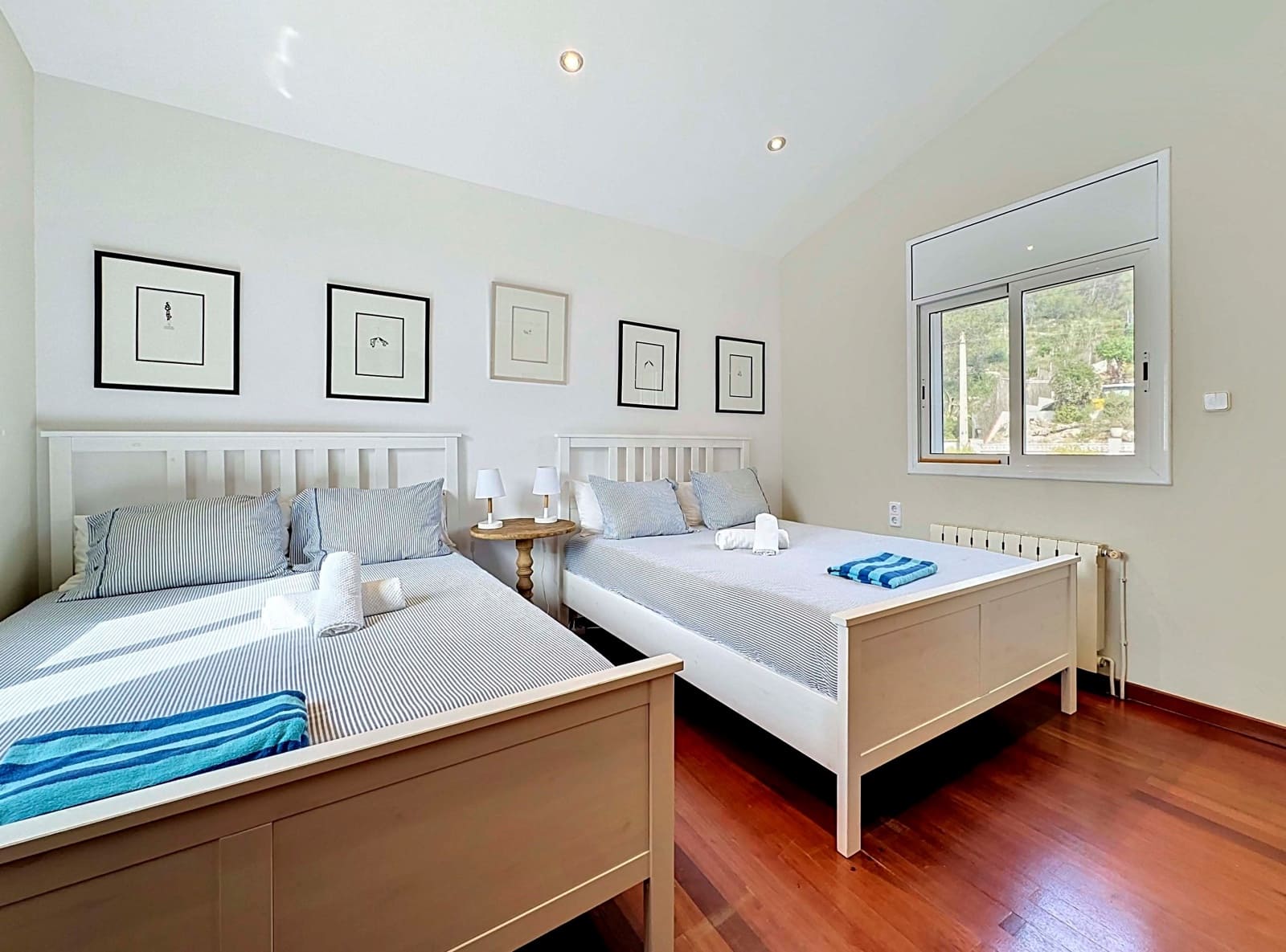 6 soverom Hus til salgs i Barcelona by med svømmebasseng garasje - € 825 000 (Ref: 9988585)