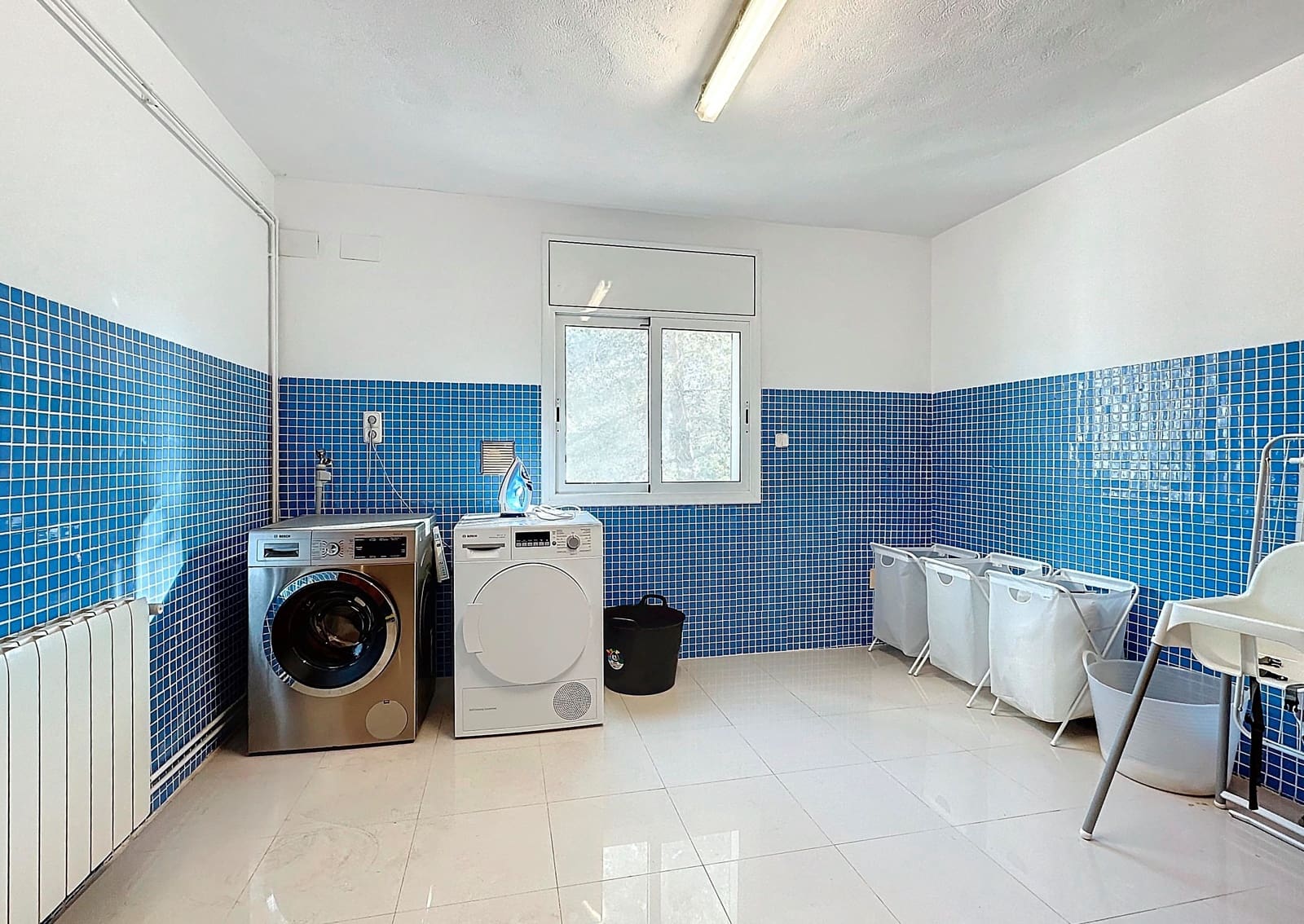 6 soverom Hus til salgs i Barcelona by med svømmebasseng garasje - € 825 000 (Ref: 9988585)