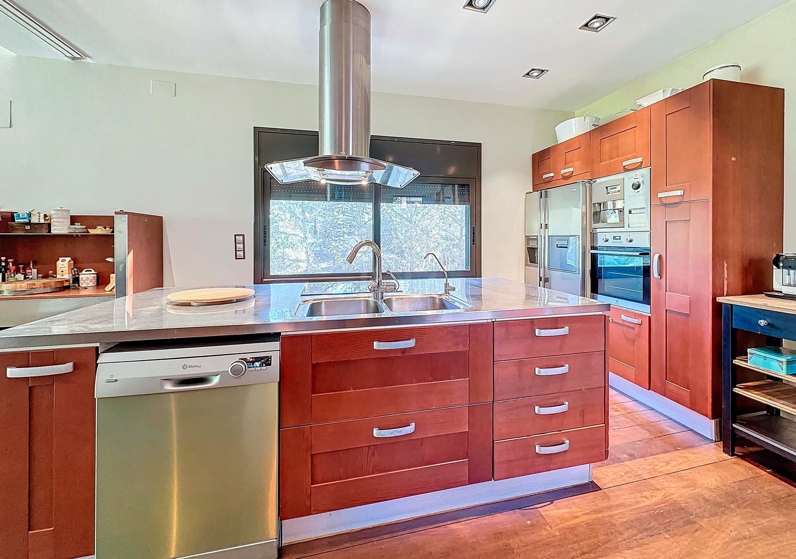 6 soverom Hus til salgs i Barcelona by med svømmebasseng garasje - € 825 000 (Ref: 9988585)