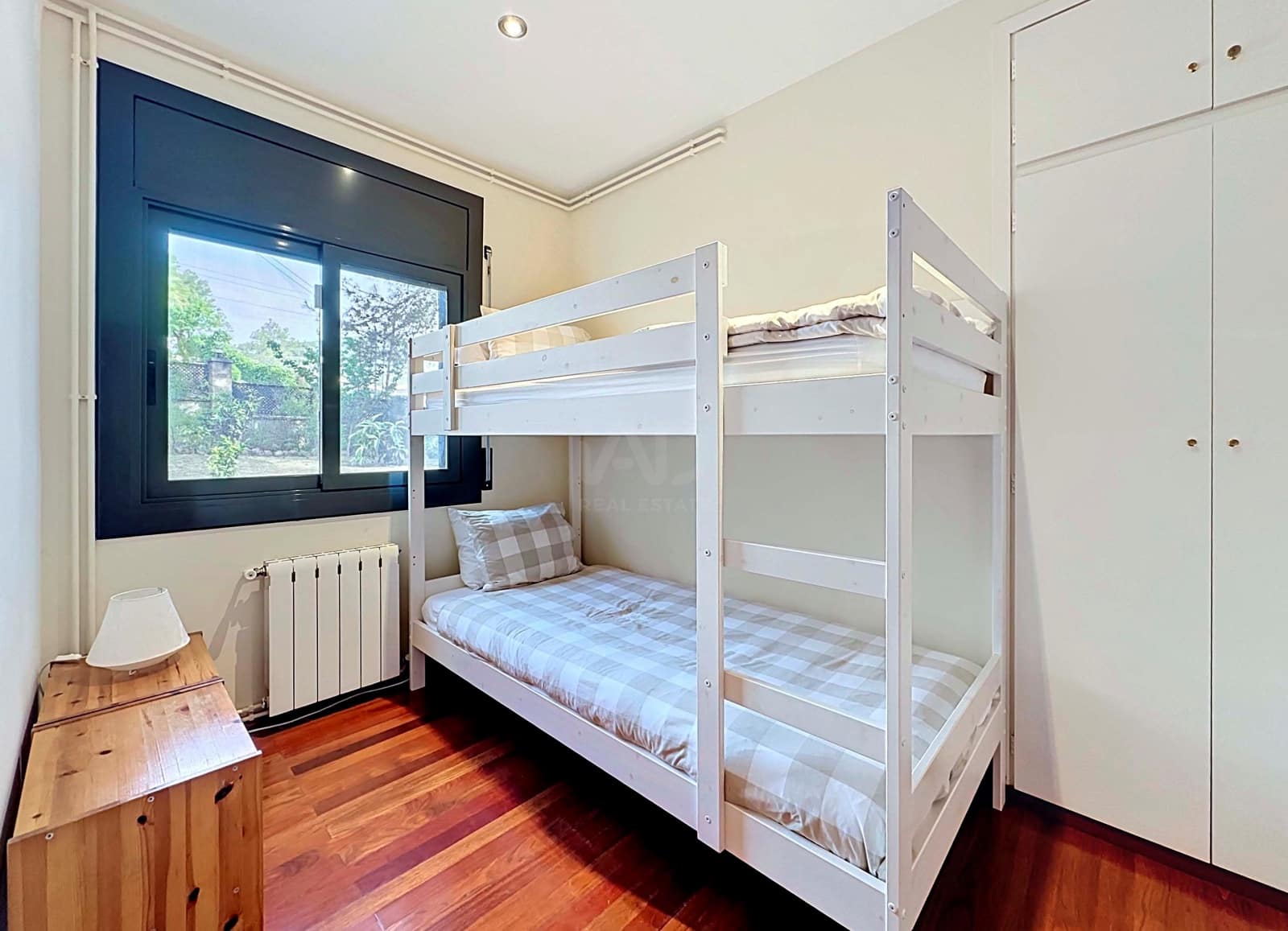 6 soverom Hus til salgs i Barcelona by med svømmebasseng garasje - € 825 000 (Ref: 9988585)