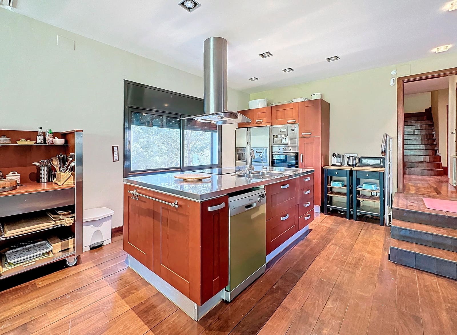 6 soverom Hus til salgs i Barcelona by med svømmebasseng garasje - € 825 000 (Ref: 9988585)