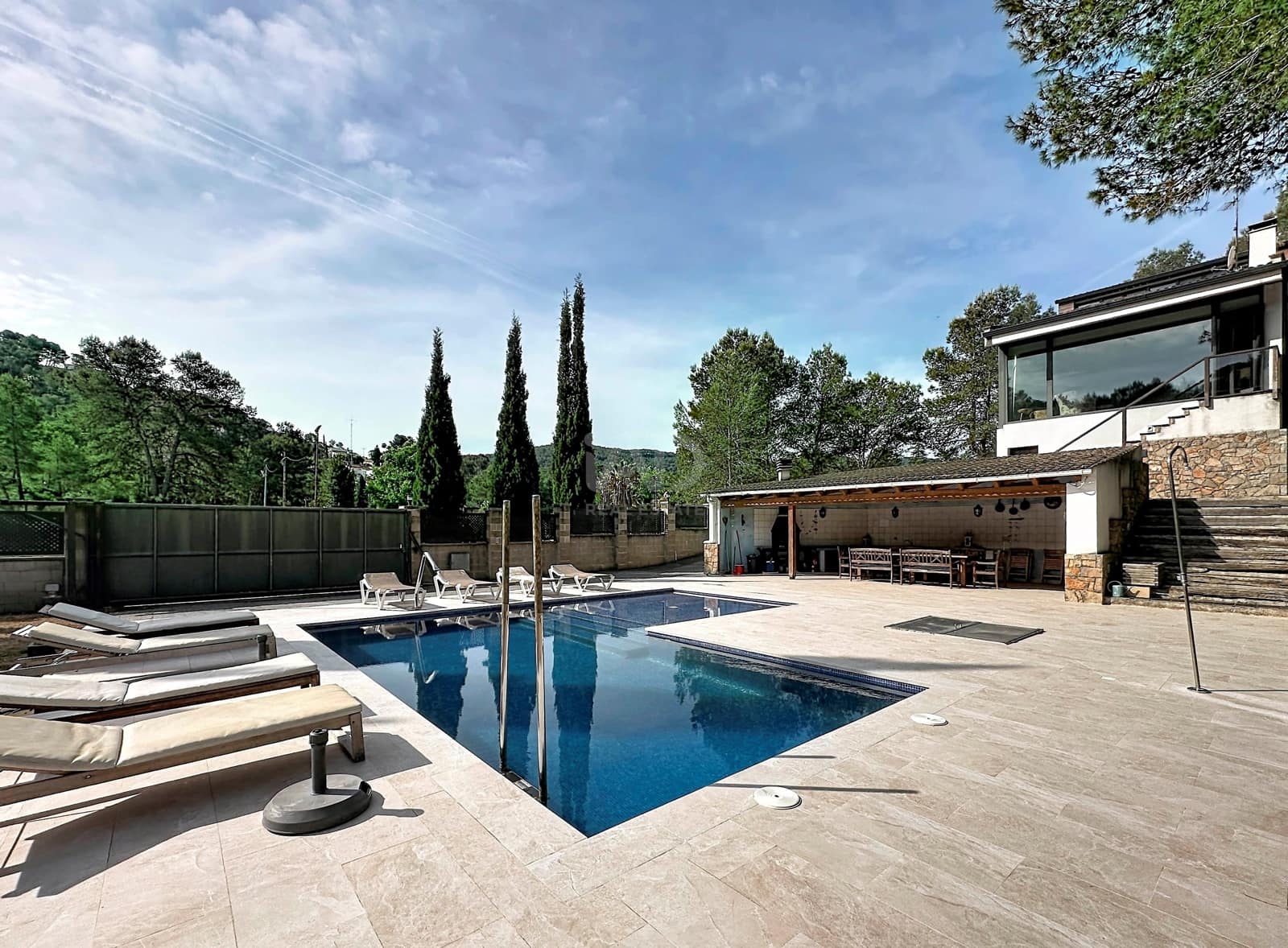 6 soverom Hus til salgs i Barcelona by med svømmebasseng garasje - € 825 000 (Ref: 9988585)