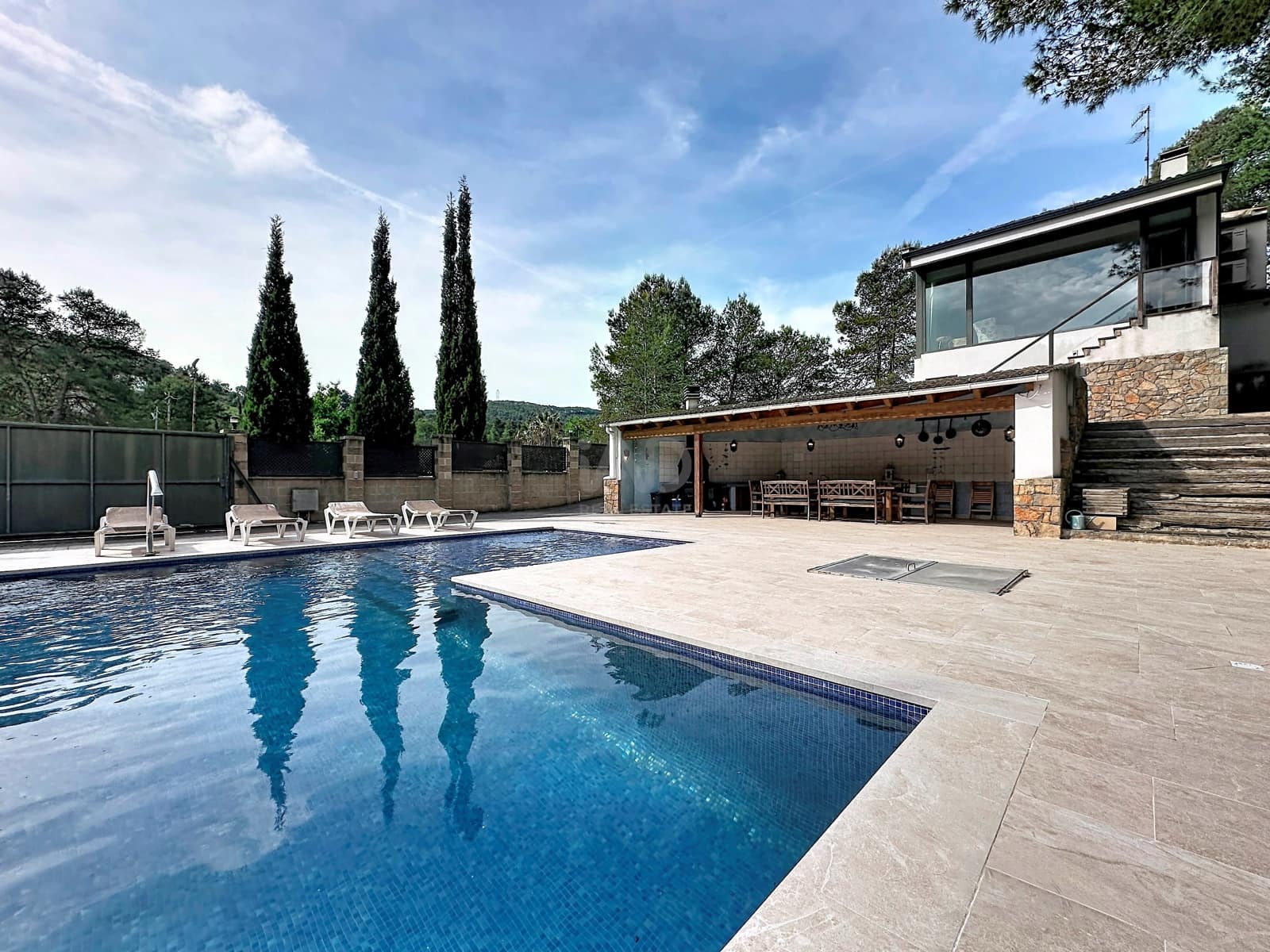 6 soverom Hus til salgs i Barcelona by med svømmebasseng garasje - € 825 000 (Ref: 9988585)