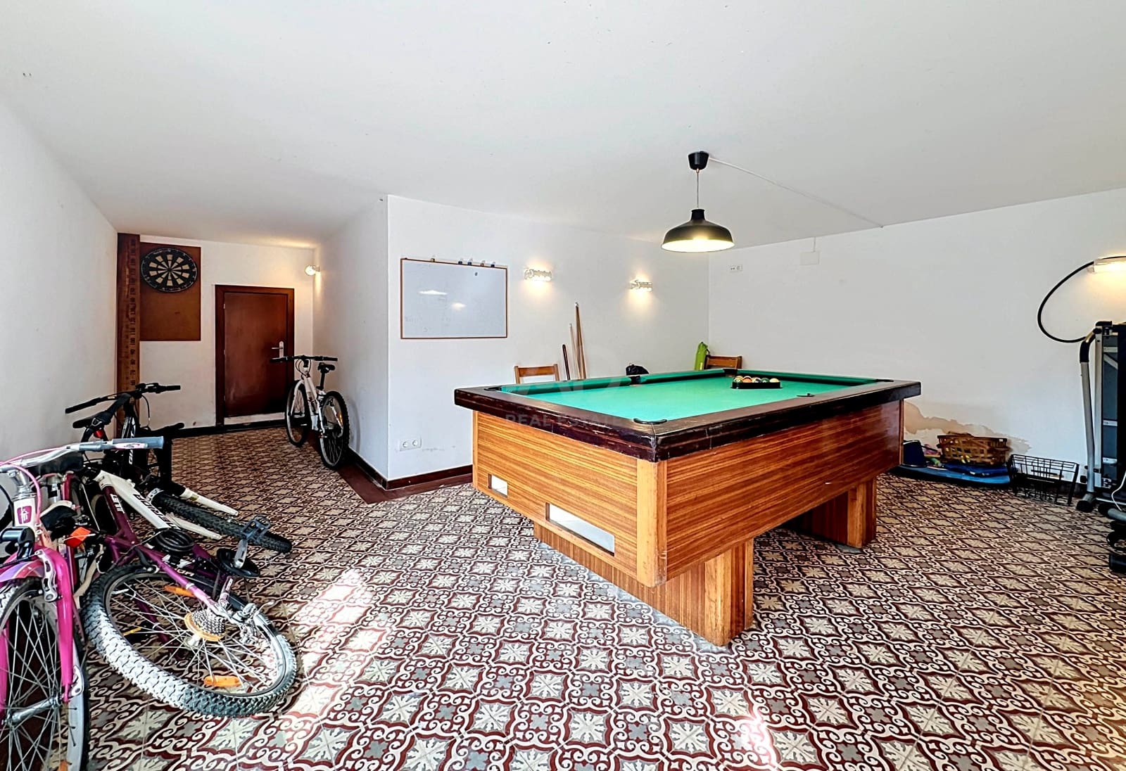 6 soverom Hus til salgs i Barcelona by med svømmebasseng garasje - € 825 000 (Ref: 9988585)