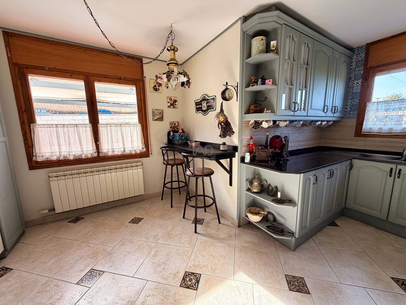 5 soverom Hus til salgs i Barcelona by med garasje - € 425 000 (Ref: 9988590)