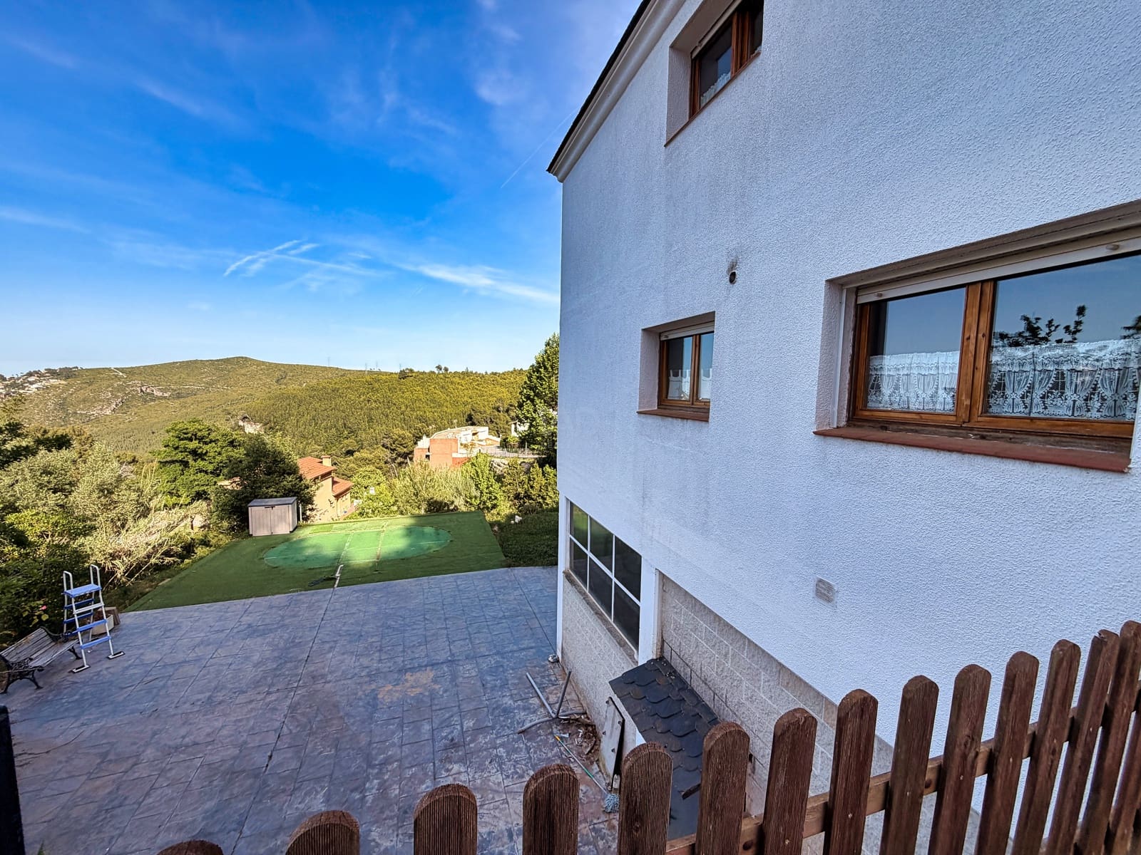 5 soverom Hus til salgs i Barcelona by med garasje - € 425 000 (Ref: 9988590)