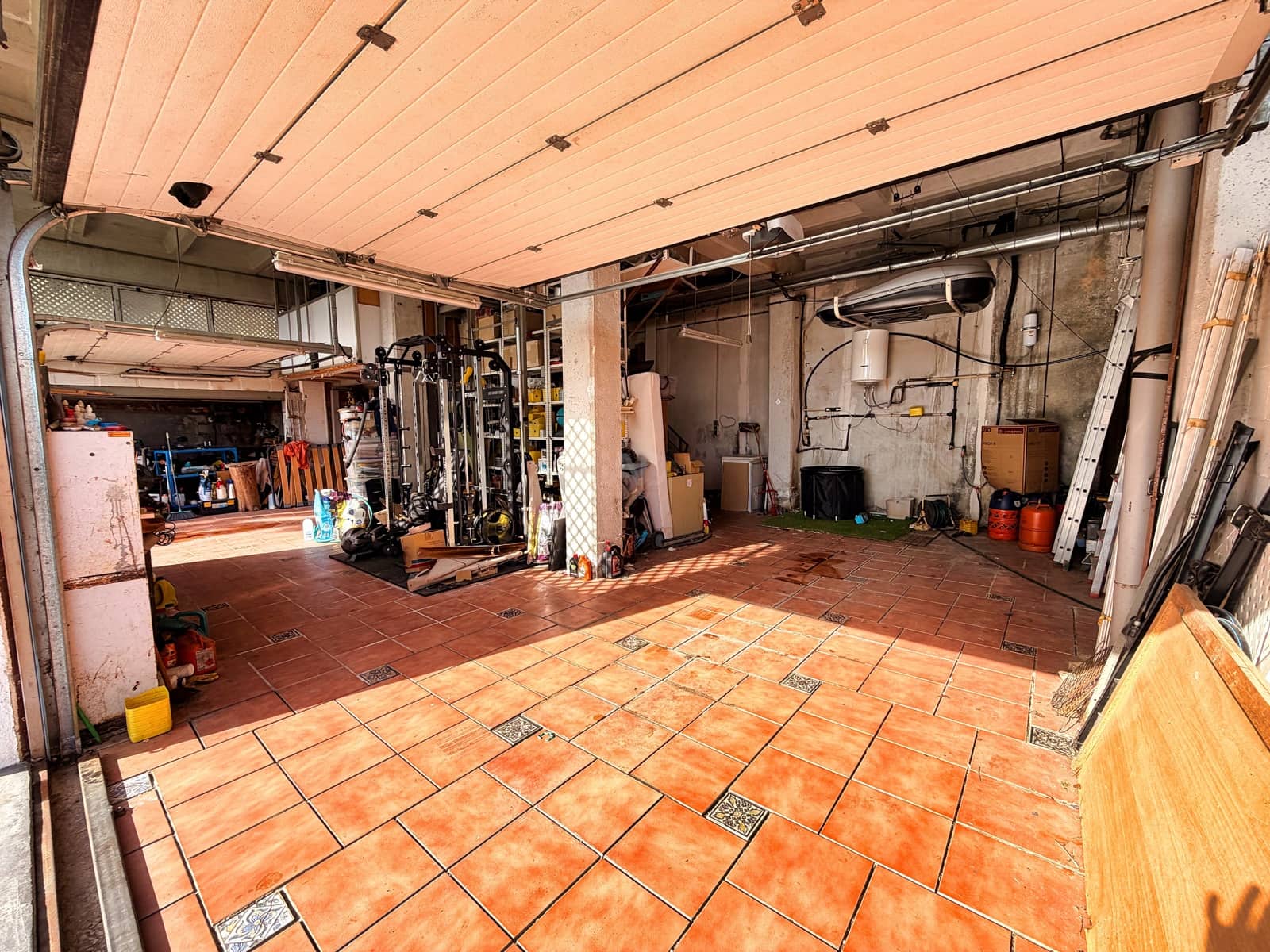 5 soverom Hus til salgs i Barcelona by med garasje - € 425 000 (Ref: 9988590)