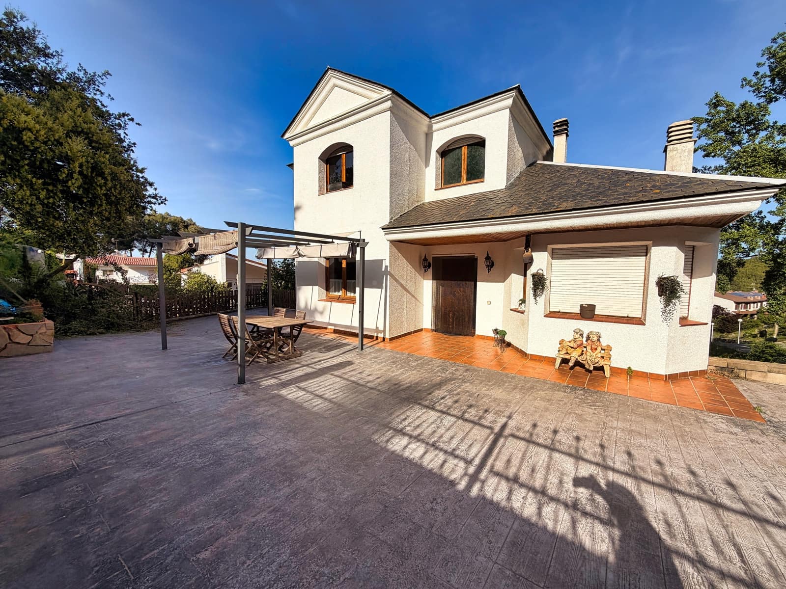 5 soverom Hus til salgs i Barcelona by med garasje - € 425 000 (Ref: 9988590)