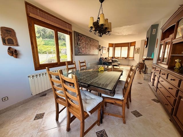 5 soverom Hus til salgs i Barcelona by med garasje - € 425 000 (Ref: 9988590)