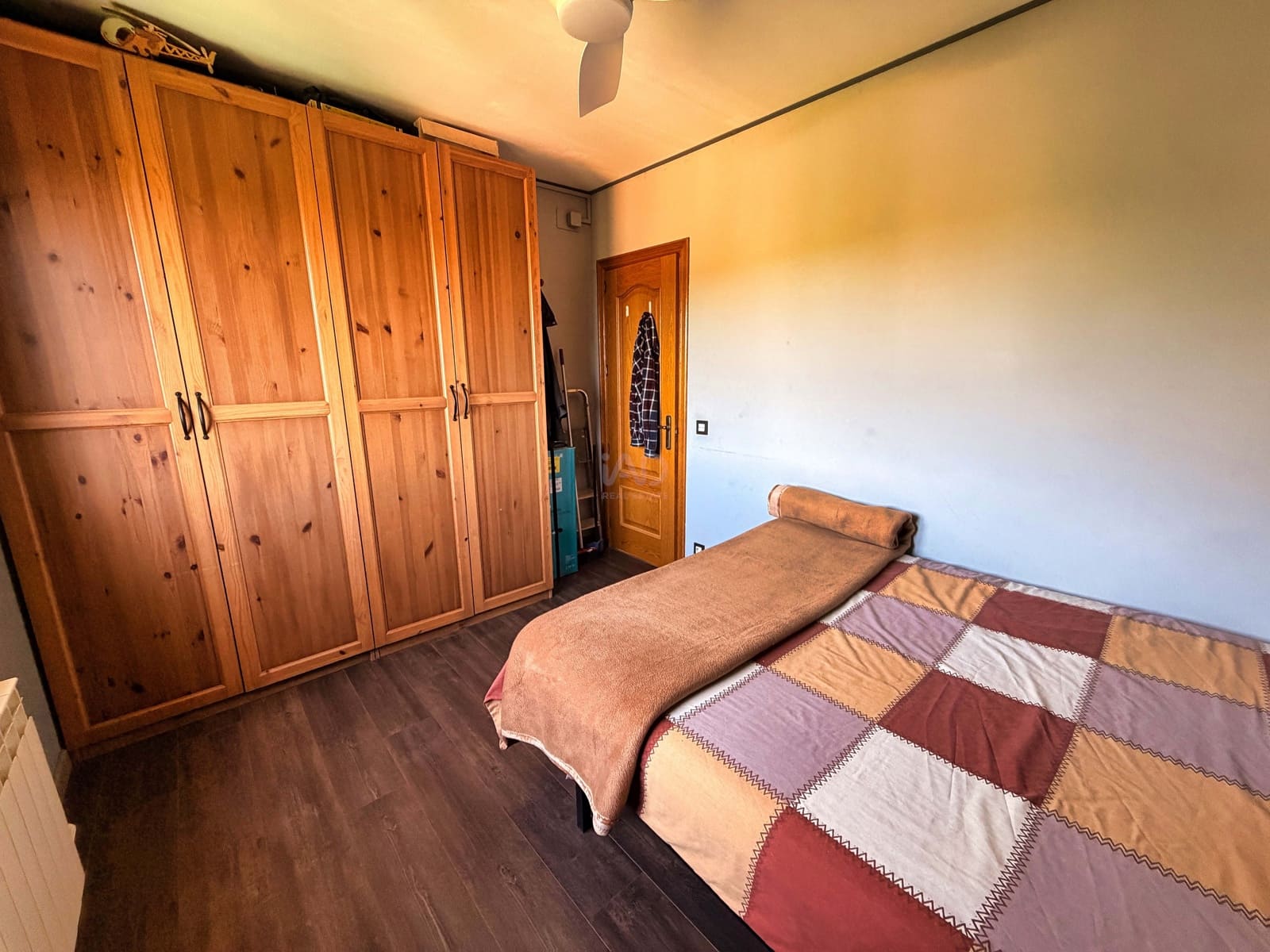 5 soverom Hus til salgs i Barcelona by med garasje - € 425 000 (Ref: 9988590)
