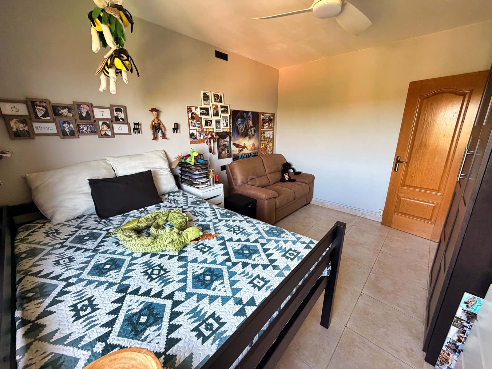 5 soverom Hus til salgs i Barcelona by med garasje - € 425 000 (Ref: 9988590)