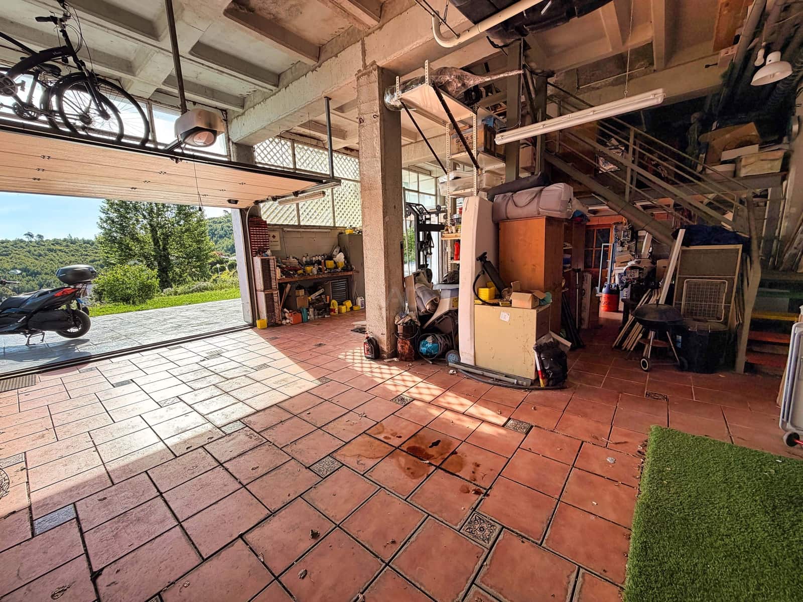 5 soverom Hus til salgs i Barcelona by med garasje - € 425 000 (Ref: 9988590)