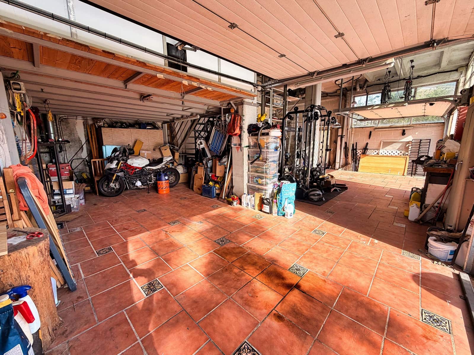 5 soverom Hus til salgs i Barcelona by med garasje - € 425 000 (Ref: 9988590)