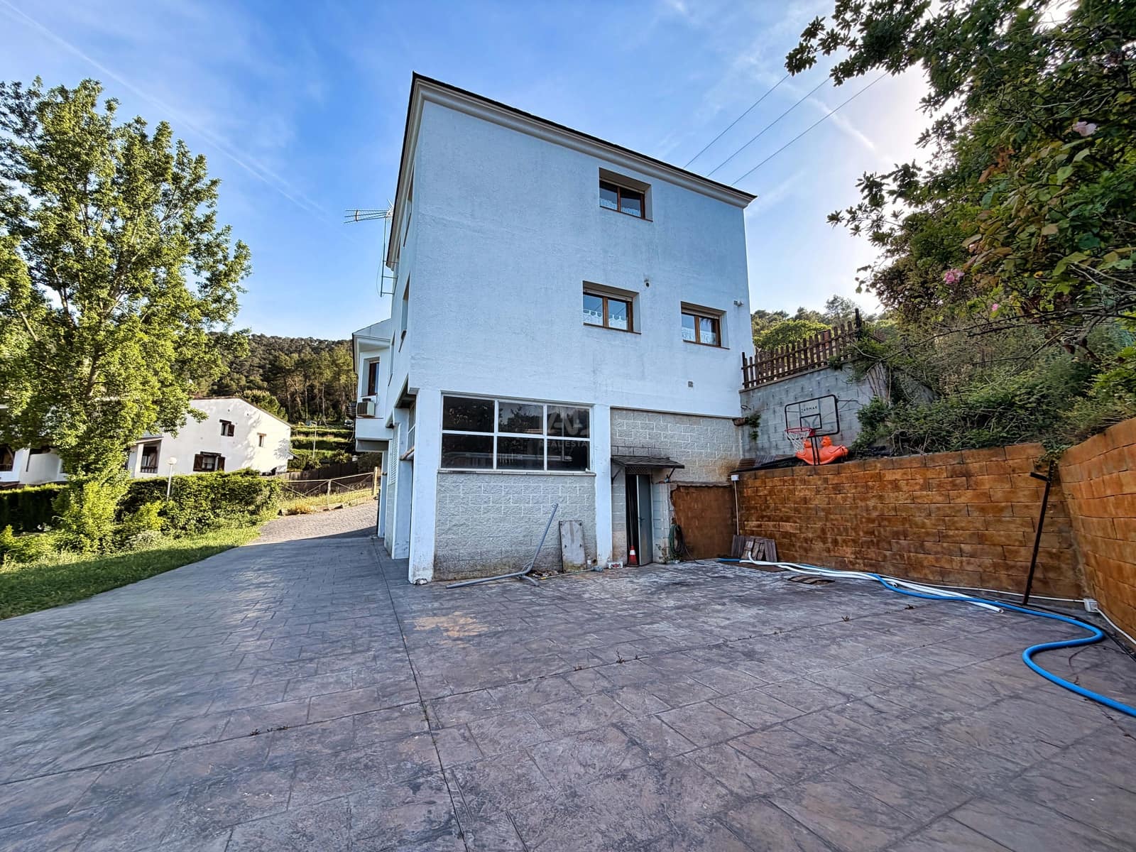 5 soverom Hus til salgs i Barcelona by med garasje - € 425 000 (Ref: 9988590)