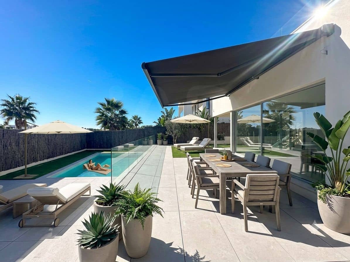 5 bedroom Villa for sale in Sitges with pool garage - € 2,690,000 (Ref: 9988591)