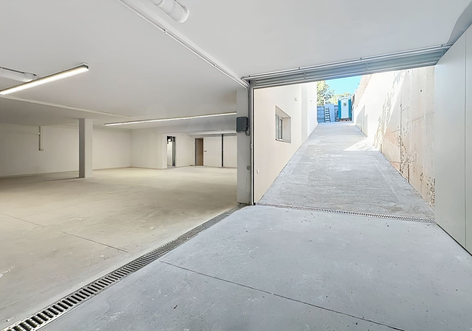 5 bedroom Villa for sale in Sitges with pool garage - € 2,690,000 (Ref: 9988591)